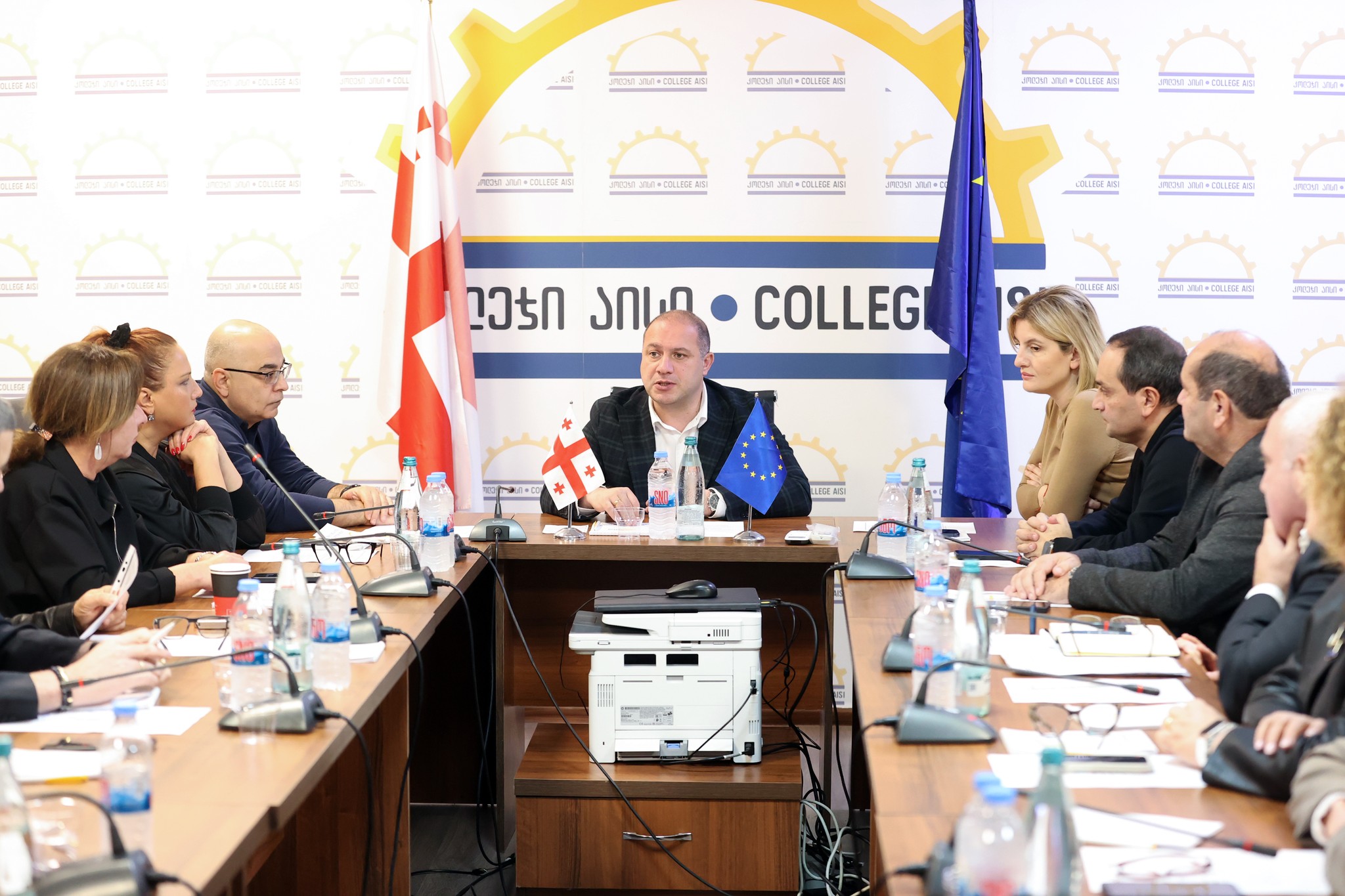კოლეჯში „აისი“ პროფესიული საგანმანათლებლო დაწესებულებების დირექტორთა საბჭოს სხდომა გაიმართა